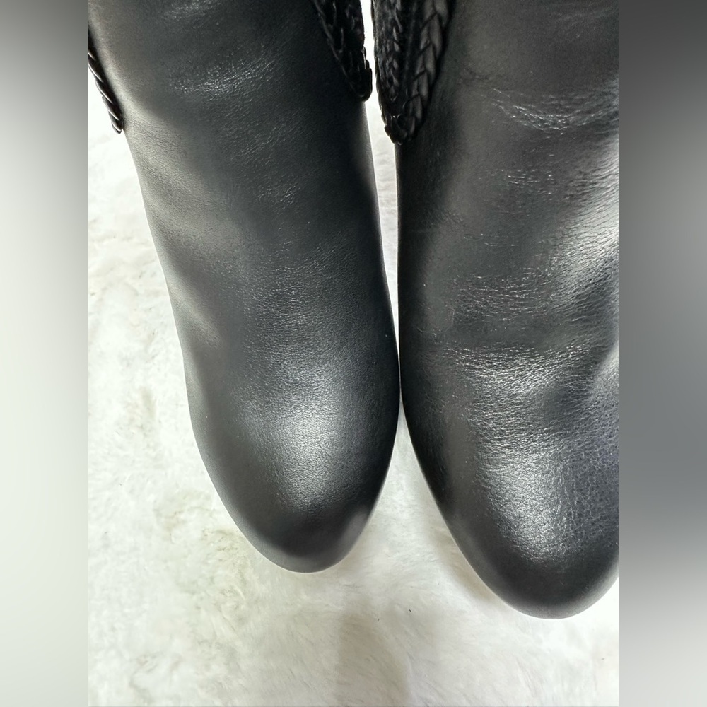 Gucci Black Heeled Boots with Knit Cuff - Picture 15 of 16